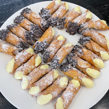 Cargar imagen en el visor de la galería, Cannoli Siciliani Piccoli – Pagef - kleine Waffelrollen zum befüllen
