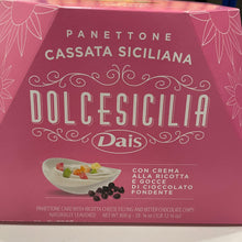Załaduj obraz do przeglądarki galerii, Panettone Cassata Crema Ricotta - Dais - Panettone mit Ricottacreme und kandierten Früchten
